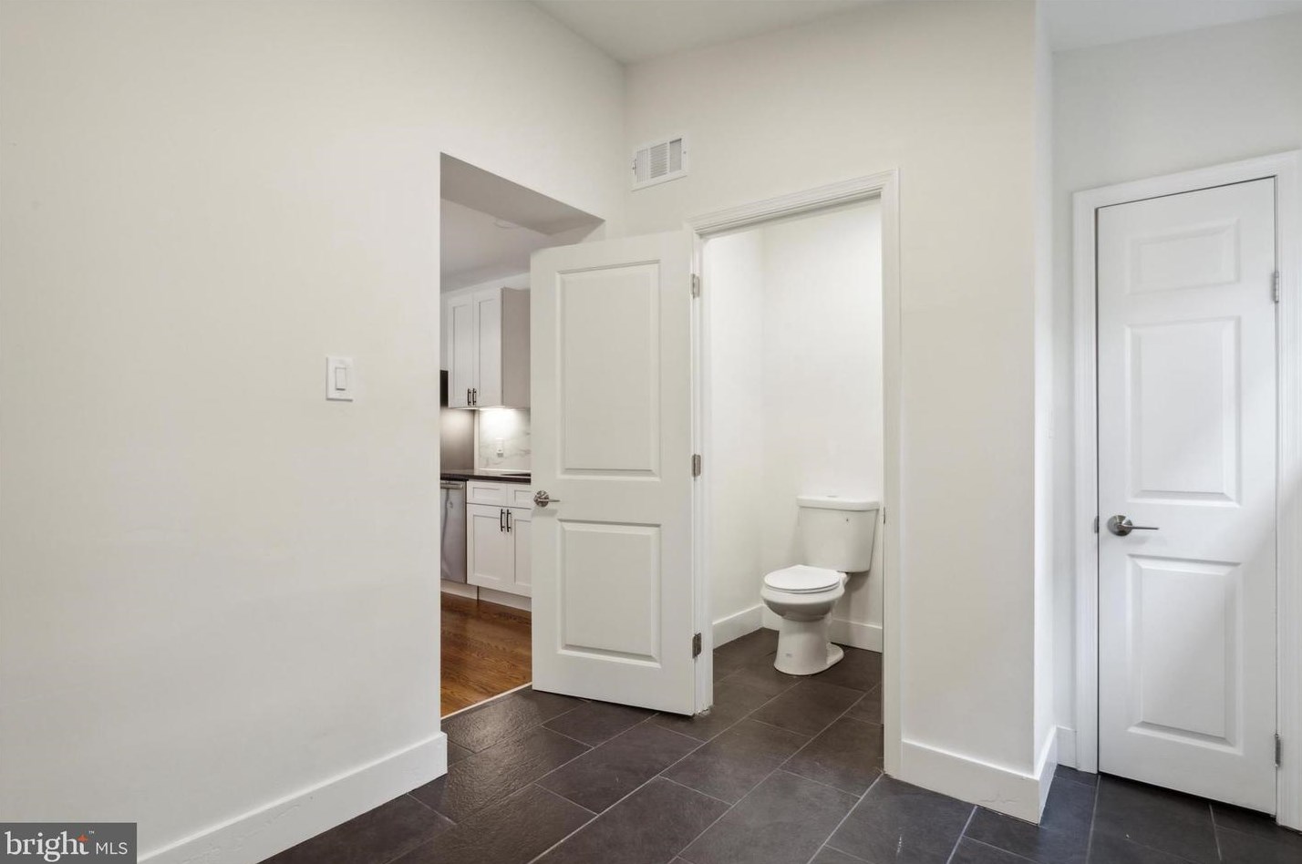 1833 Mutter St, Philadelphia PA 19122-2418 exterior