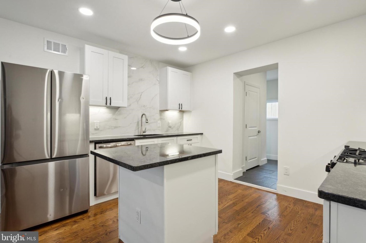 1833 Mutter St, Philadelphia PA 19122-2418 exterior