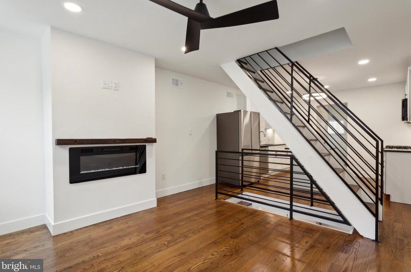 1833 Mutter St, Philadelphia PA 19122-2418 exterior