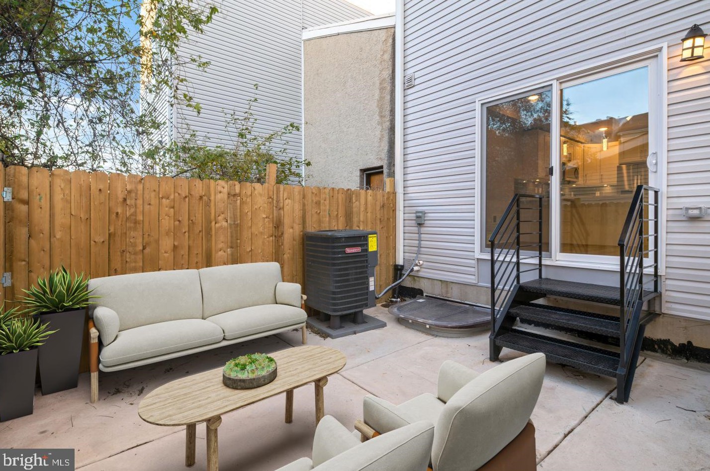 1302 N Marshall St #a, Philadelphia, PA 19122
