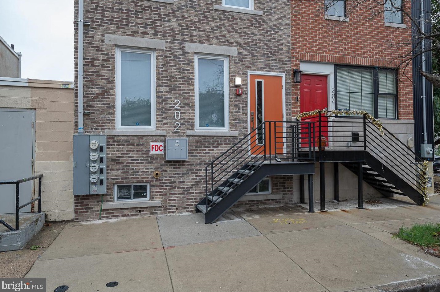 202 Susquehanna Ave, Philadelphia, PA 19122-1617