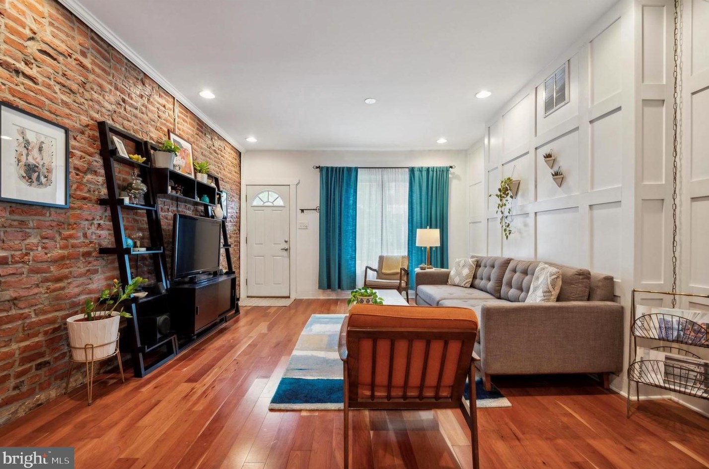 2410 Sergeant St, Philadelphia, PA 19132-4134