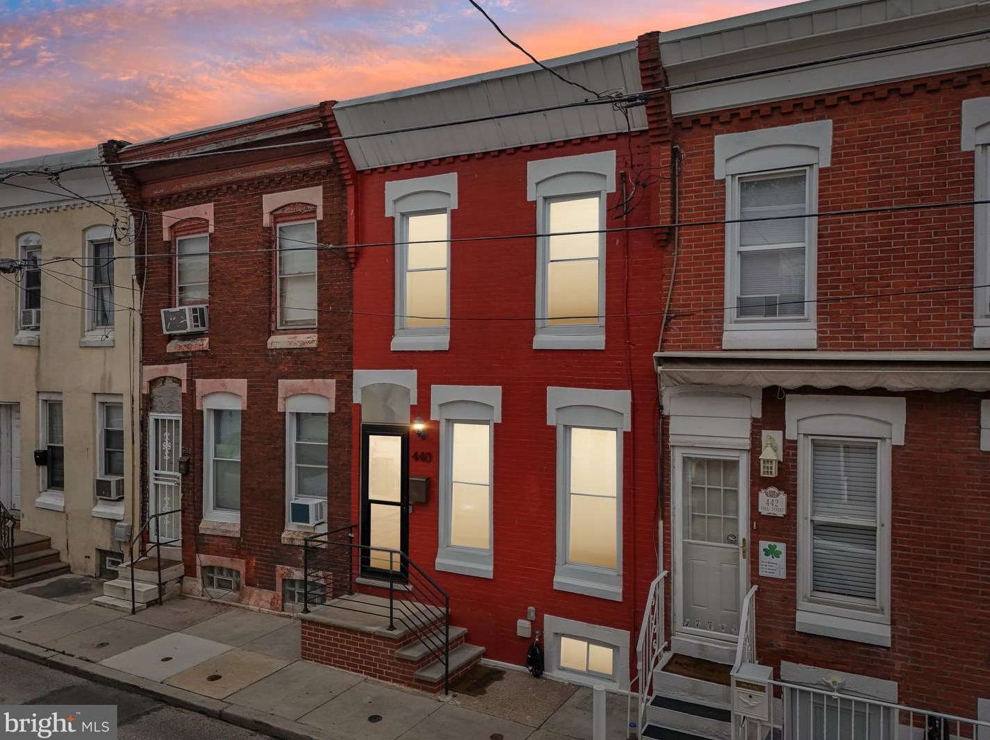 440 Tree St, Philadelphia, PA 19148-5707