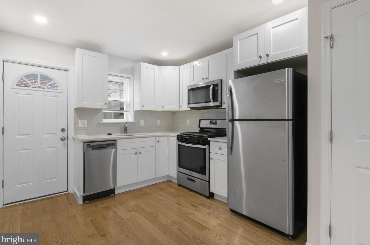 2434 Lawrence St, Philadelphia PA  19133-3021 exterior