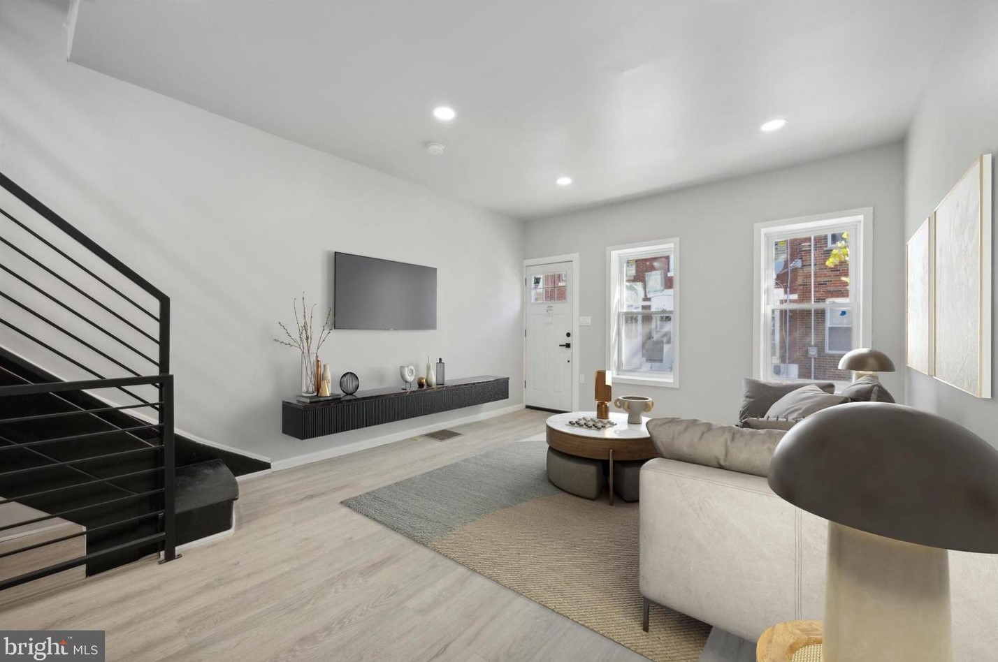1650 Chadwick St, Philadelphia, PA 19145-1526