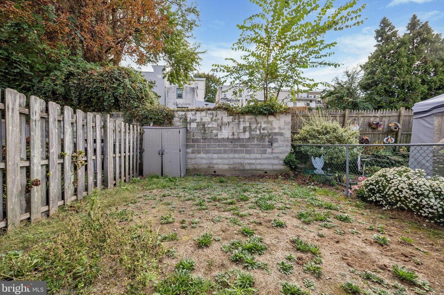 421 Shurs Ln, Philadelphia PA 19128-3502 exterior