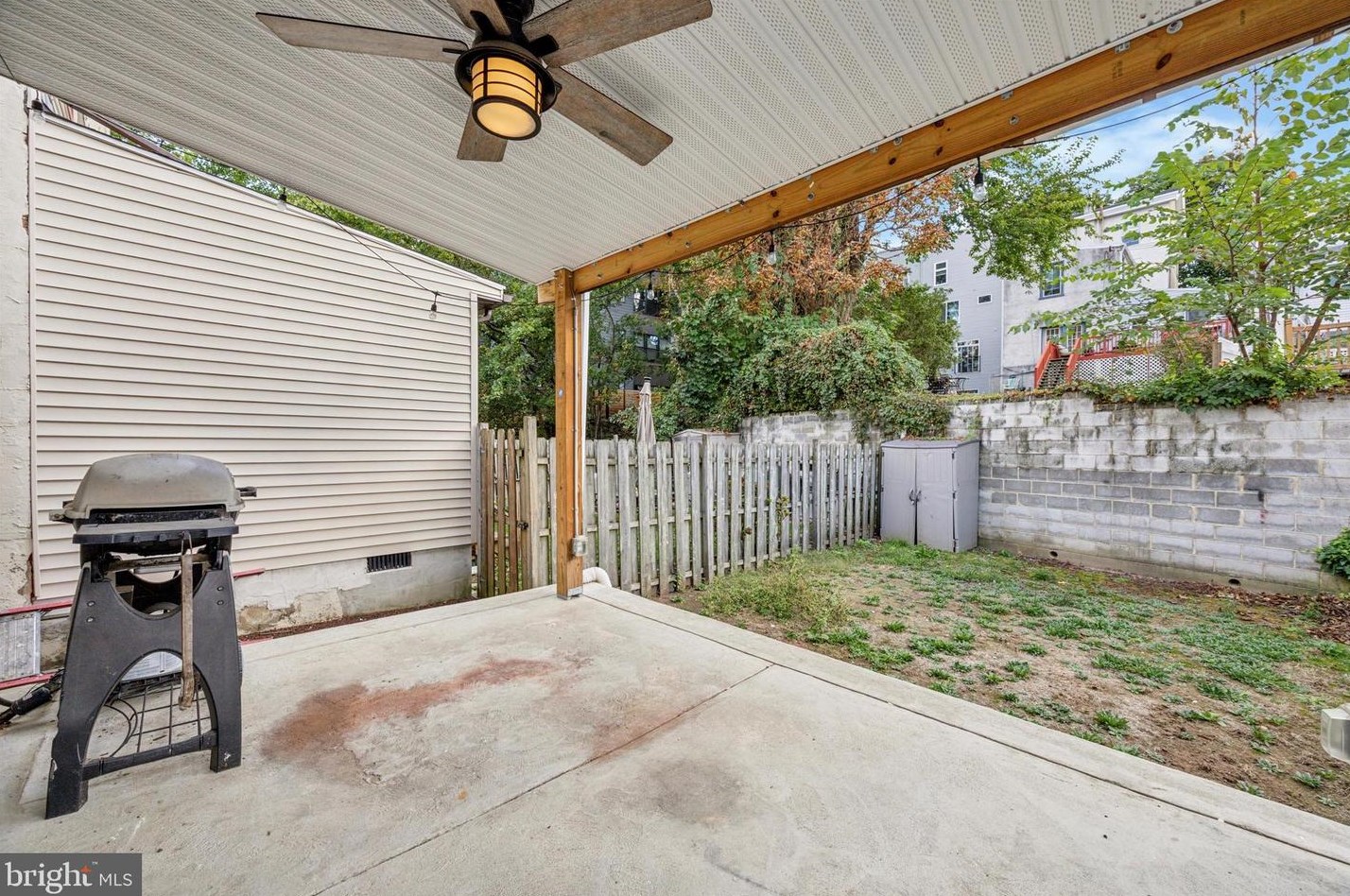 421 Shurs Ln, Philadelphia PA 19128-3502 exterior