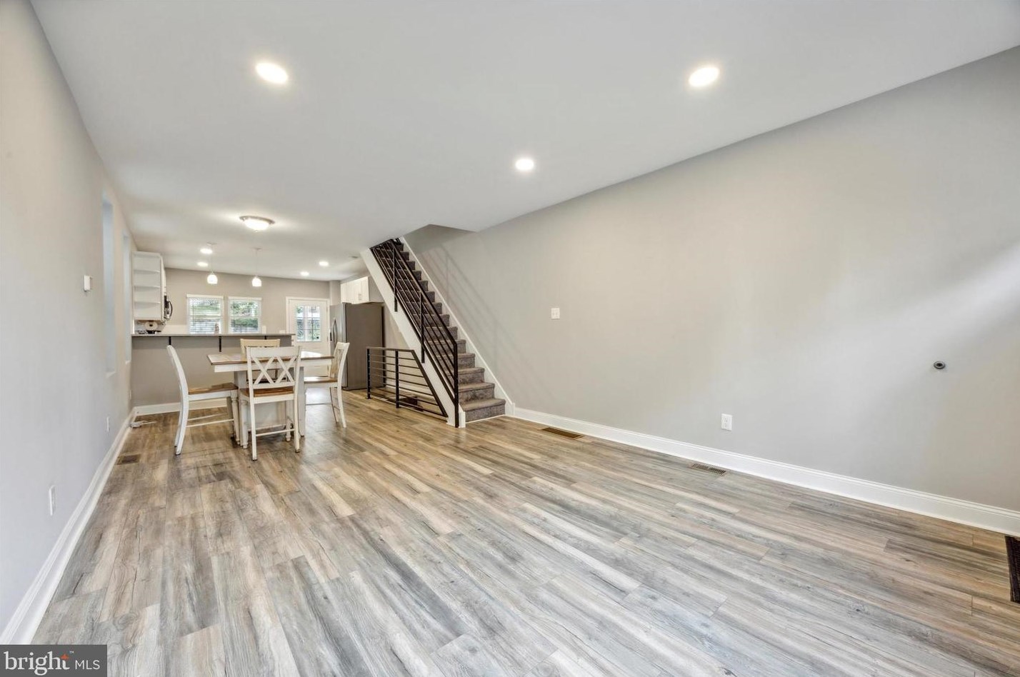 421 Shurs Ln, Philadelphia PA 19128-3502 exterior