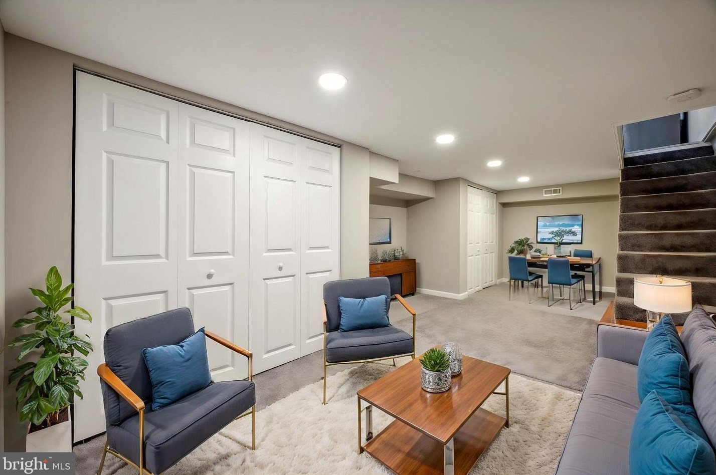 421 Shurs Ln, Philadelphia PA 19128-3502 exterior