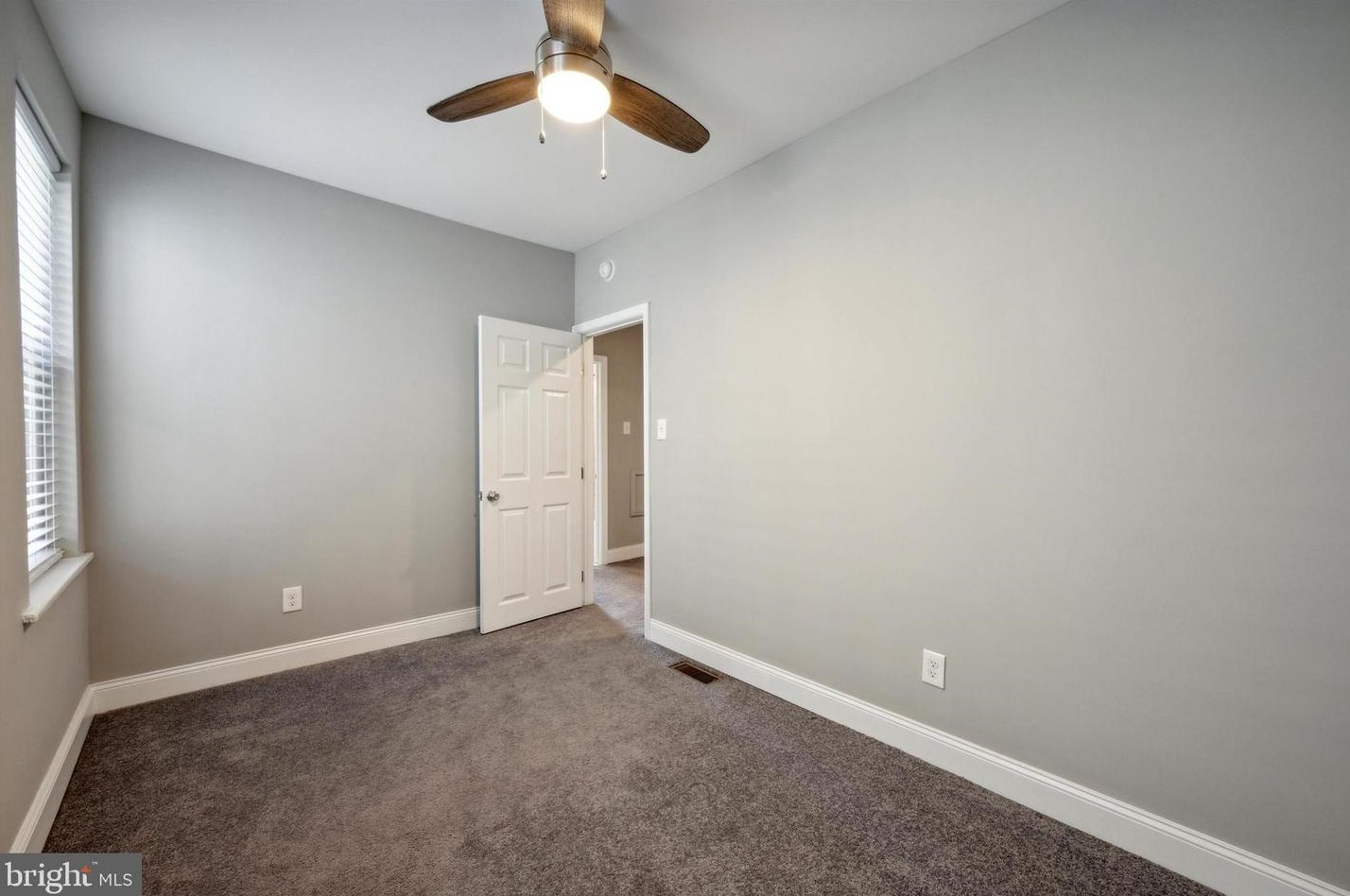 421 Shurs Ln, Philadelphia PA 19128-3502 exterior