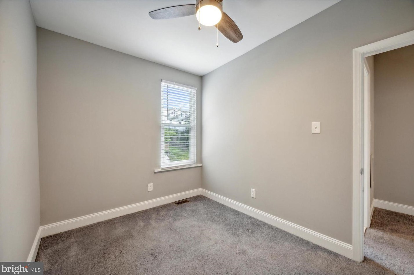 421 Shurs Ln, Philadelphia PA 19128-3502 exterior