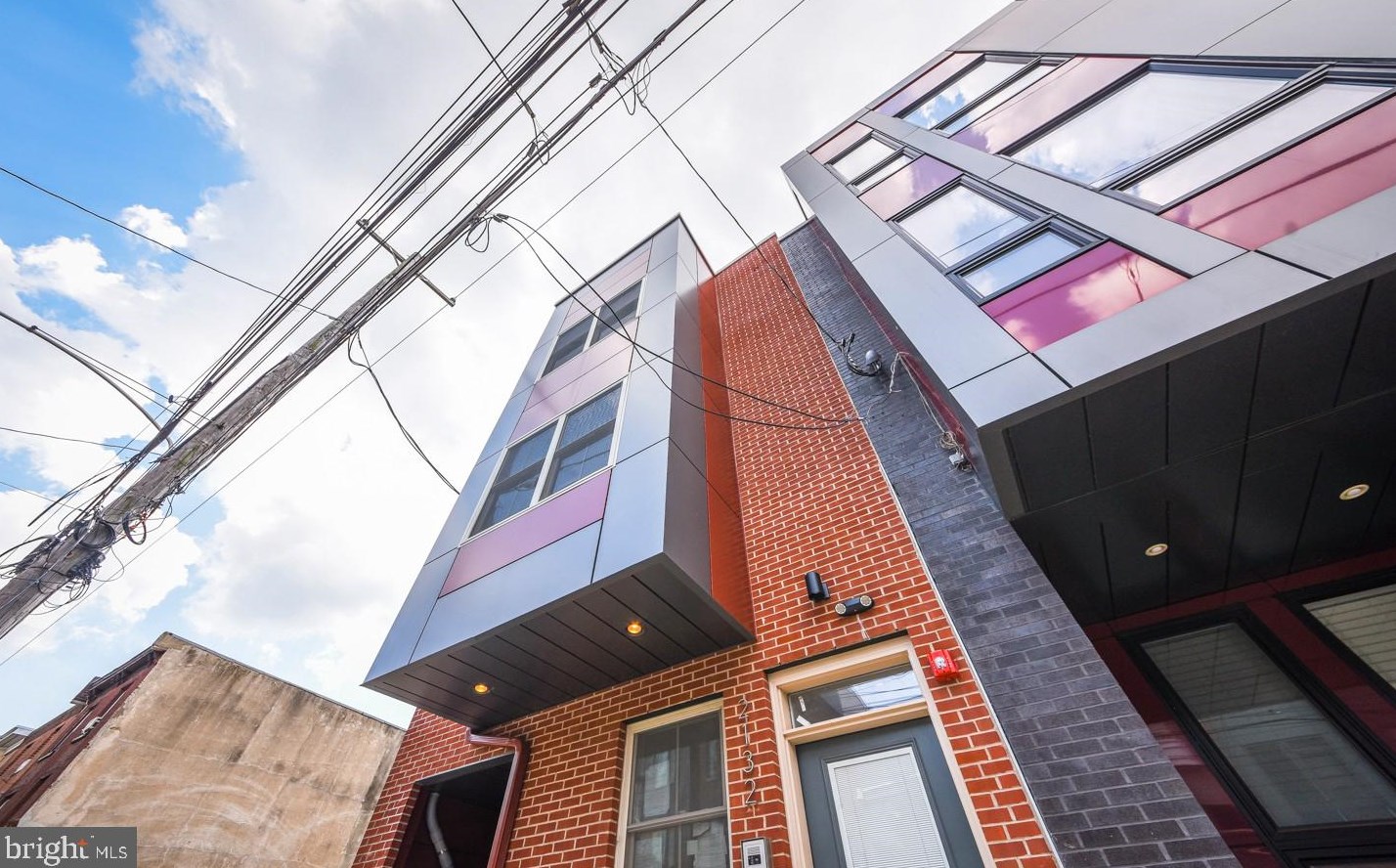 2132 Sergeant St, Philadelphia PA  19125-1729 exterior