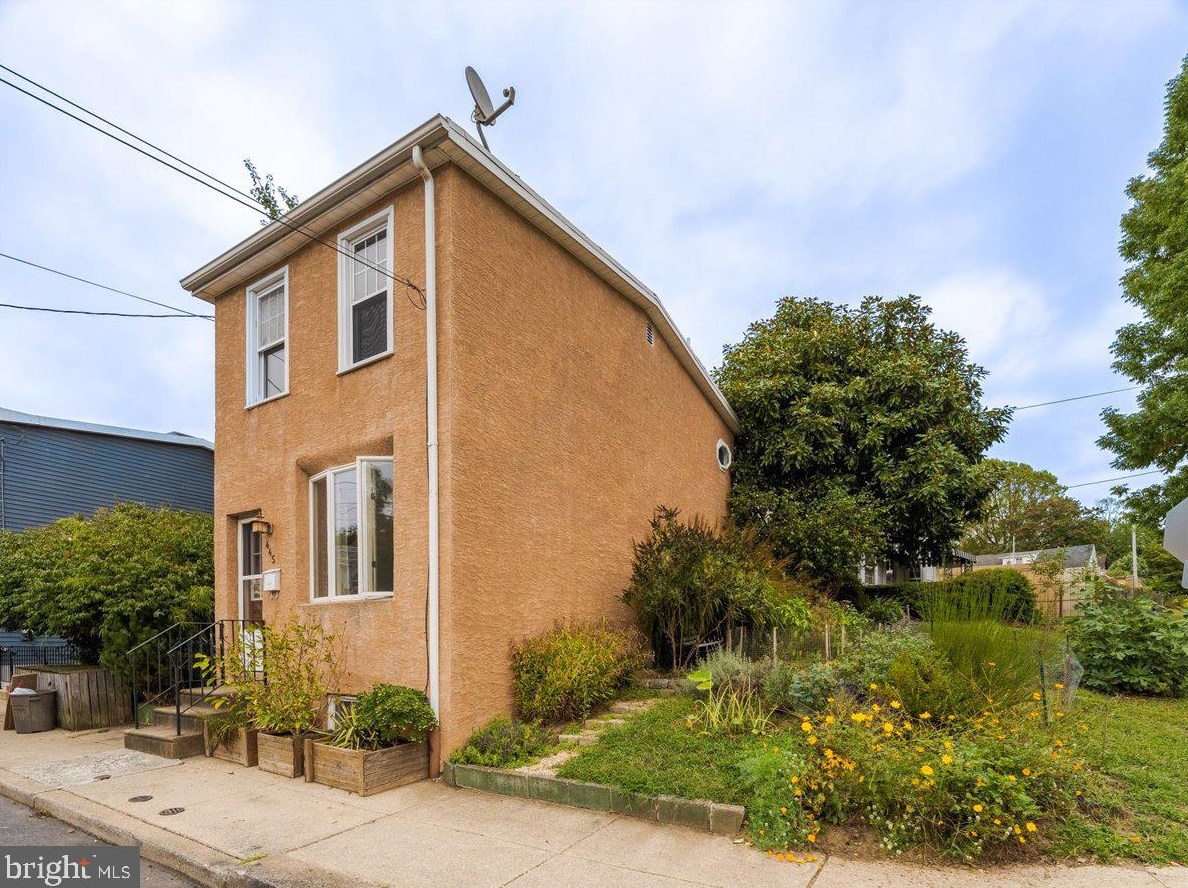 445 Parker Ave, Philadelphia, PA 19128-4403