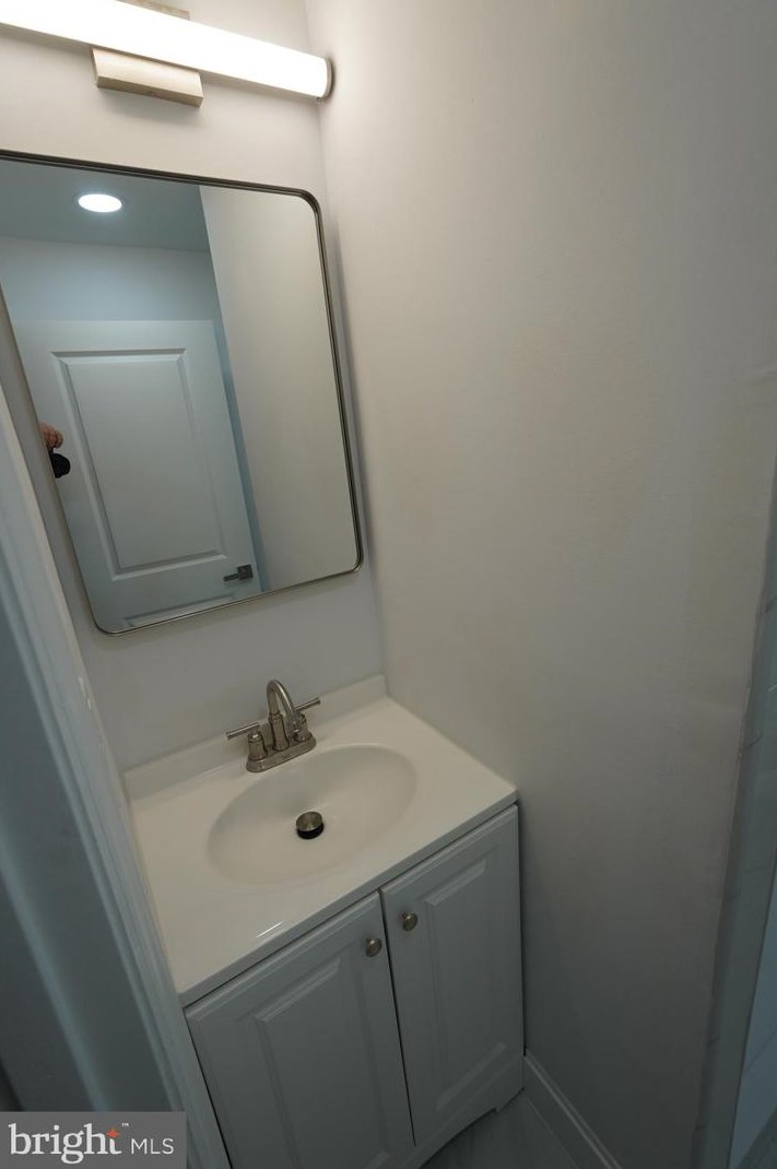 2129 Sanger St, Philadelphia PA 19124-1106 exterior