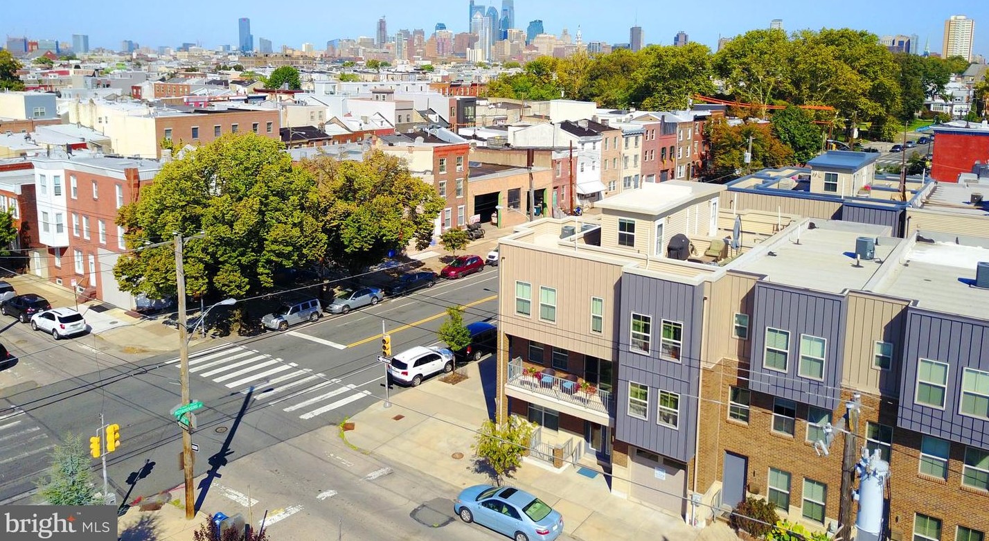 1 Queen St, Philadelphia PA  19147-4317 exterior