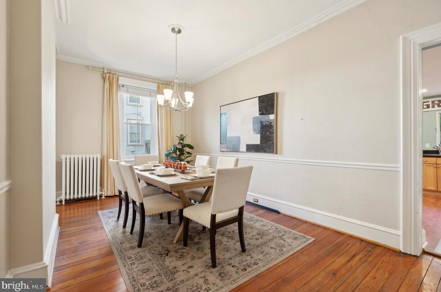 28 Gravers Ln, Philadelphia PA 19118-4132 exterior