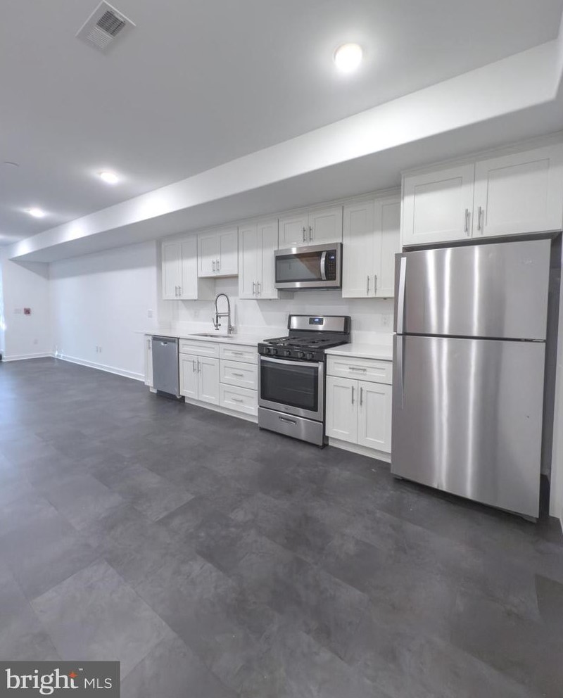 1154 Sydenham St, Philadelphia, PA 19146-3114