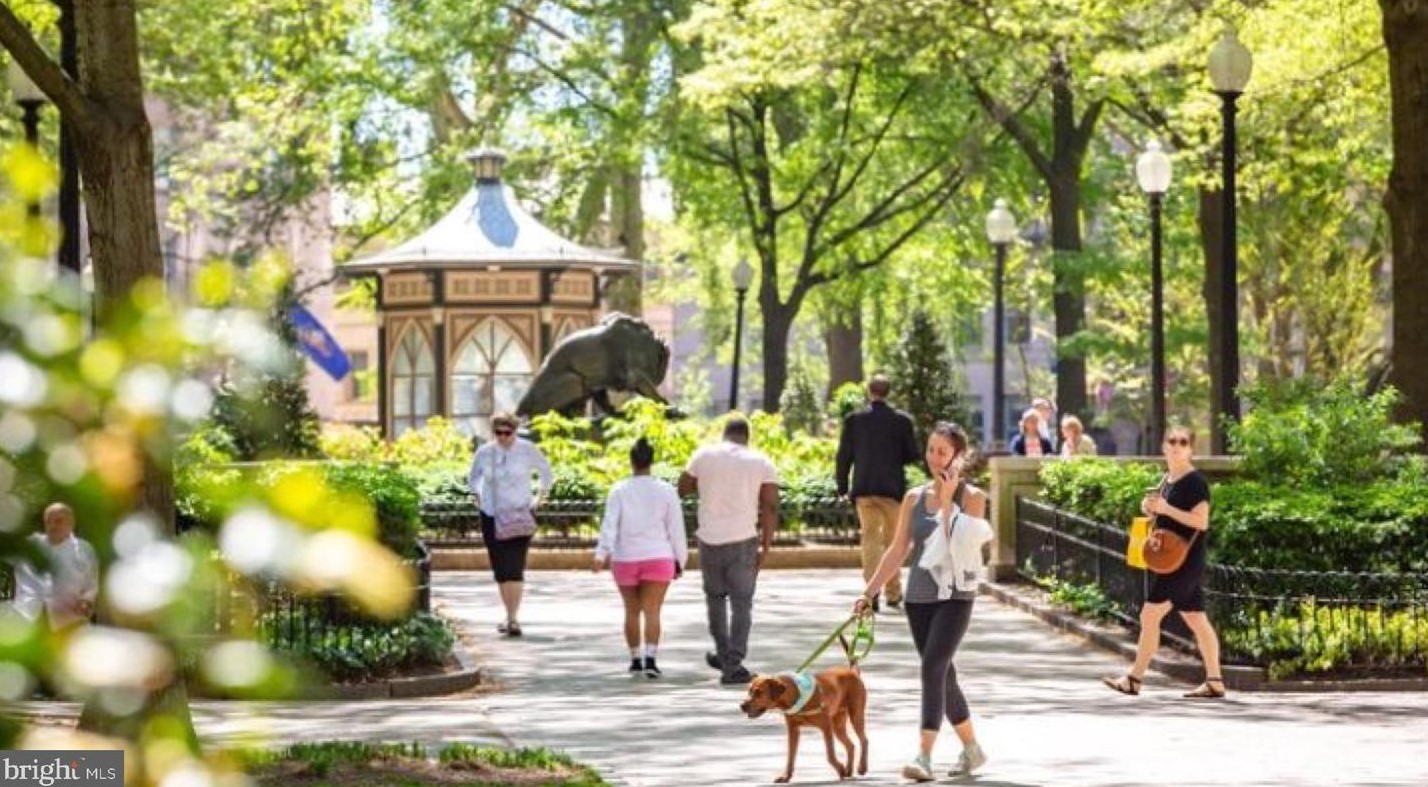 222 Rittenhouse Sq, Philadelphia PA  19103-2529 exterior