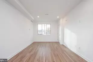 727 N 39th St, Philadelphia, PA 19104 - Photo 10