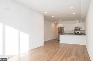 727 N 39th St, Philadelphia, PA 19104 - Photo 4