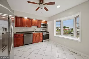 727 Sherrie Rd, Philadelphia, PA 19115 - Photo 4