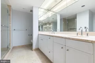 202 W Rittenhouse Square, Philadelphia, PA 19103 - Photo 28