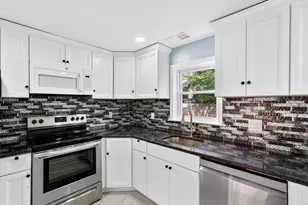 2051 S Dorrance St, Philadelphia, PA 19145 - Photo 10