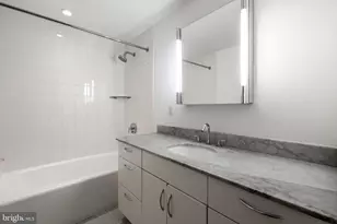 219 S 18th St, Philadelphia, PA 19103 - Photo 12