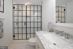 724 N 19th St, Philadelphia, PA 19130 - Photo 16