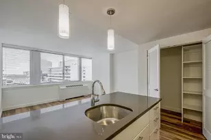 2200 Benjamin Franklin Pkwy, Philadelphia, PA 19130 - Photo 18