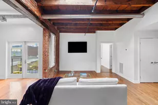 722 N 2nd St, Philadelphia, PA 19123 - Photo 8