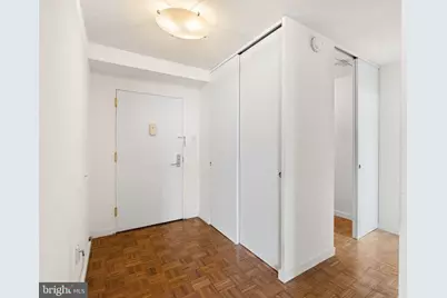 604 S Washington Square #1111, Philadelphia, PA 19106 - Photo 2