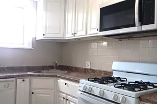 1815 Penfield St, Philadelphia, PA 19126 - Photo 4