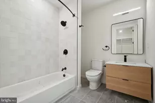 225 N 12th St, Philadelphia, PA 19107 - Photo 32