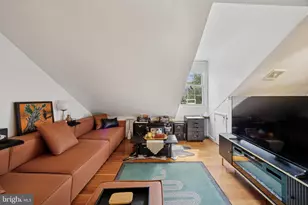 1021 Clinton St, Philadelphia, PA 19107 - Photo 2