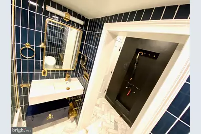 1324 Locust #429, Philadelphia, PA 19107 - Photo 12