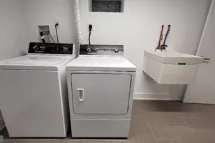 1237 S 27th St, Philadelphia, PA 19146 - Photo 30