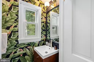 225 E Gravers Ln, Philadelphia, PA 19118 - Photo 12