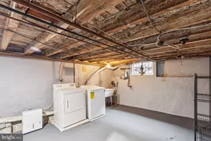 1827 S Rosewood St, Philadelphia, PA 19145 - Photo 16