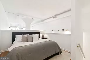 2429 Locust St, Philadelphia, PA 19103 - Photo 14