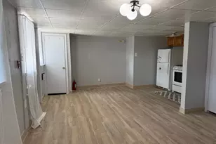 1041 Fanshawe St, Philadelphia, PA 19111 - Photo 2