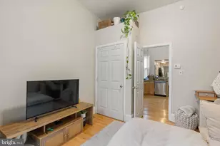 348 S 16th St, Philadelphia, PA 19102 - Photo 6