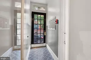 348 S 16th St, Philadelphia, PA 19102 - Photo 2