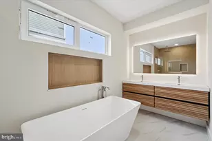 2439 E Huntingdon St, Philadelphia, PA 19125 - Photo 32