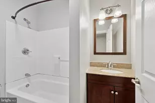 158 Green Ln, Philadelphia, PA 19127 - Photo 16