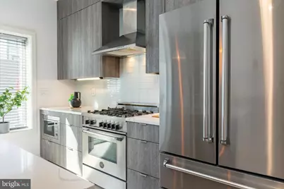 2058 E Susquehanna Avenue, Philadelphia, PA 19125 - Photo 16