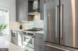 2058 E Susquehanna Ave, Philadelphia, PA 19125 - Photo 16