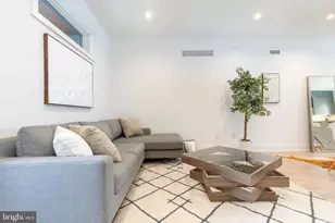 2058 E Susquehanna Ave, Philadelphia, PA 19125 - Photo 12