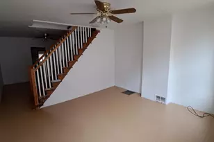 528 Hart Ln, Philadelphia, PA 19134 - Photo 2