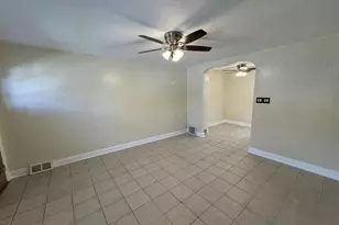 4560 Tampa St, Philadelphia, PA 19120 - Photo 4